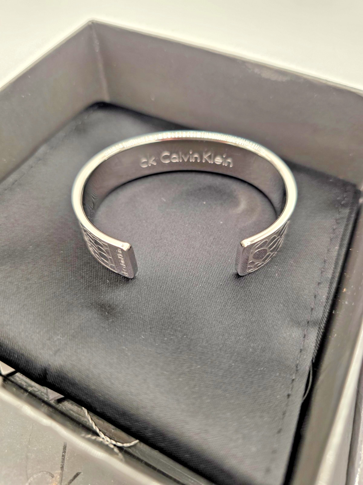 Calvin Klein Bracelet Bundle 4pc XS/S Silver & Burgundy Cuff NIB