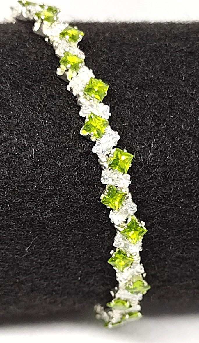 7-inch Bracelet Angle Stack – 3mm Green SQUARE-2x4mm White Rectangle Prong-Sets.
