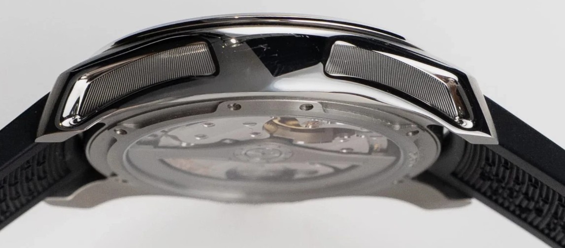 H MOSER CIE 2025 Pioneer Metal & Rubber Straps | Mad Red Fumé | Ref. 3200-1207