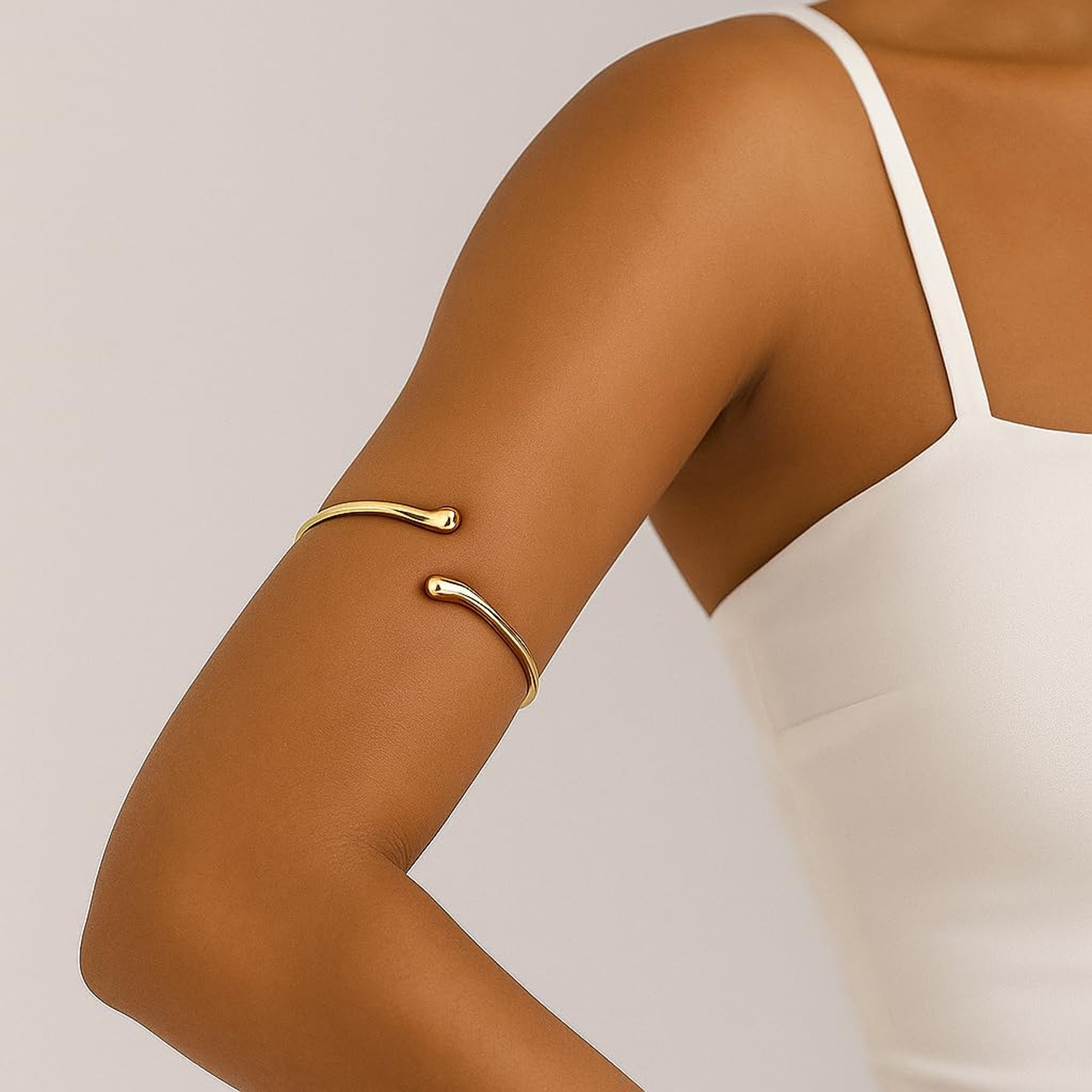 PEALICIOUS 2Pcs Chunky Bracelet for Women, Girls Gold Bangle Bracelet 7in Min…