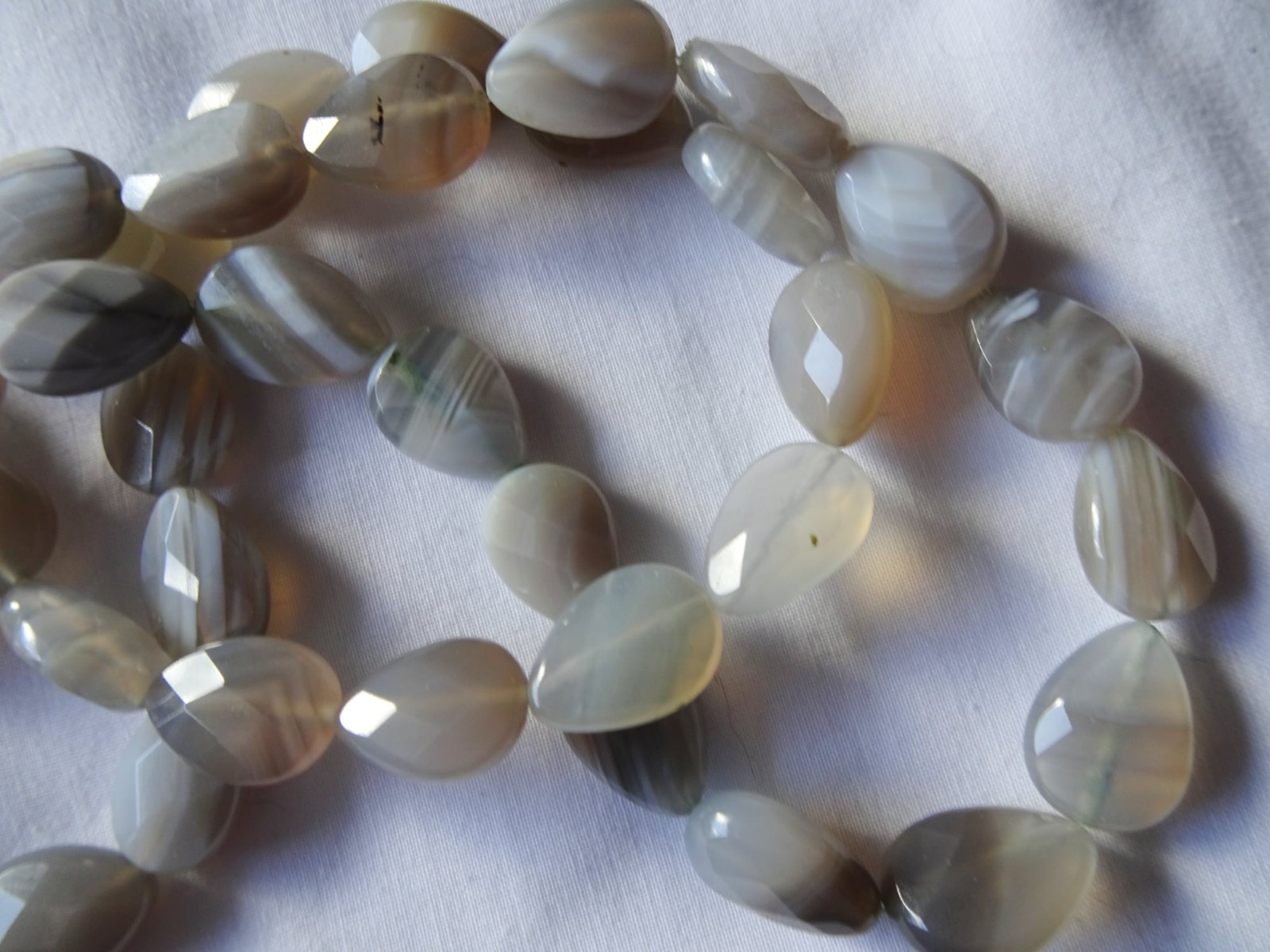 12 1/2″ Str Natural Faceted Agate Drops Stone Beads 13-14mm Long A577 DNG