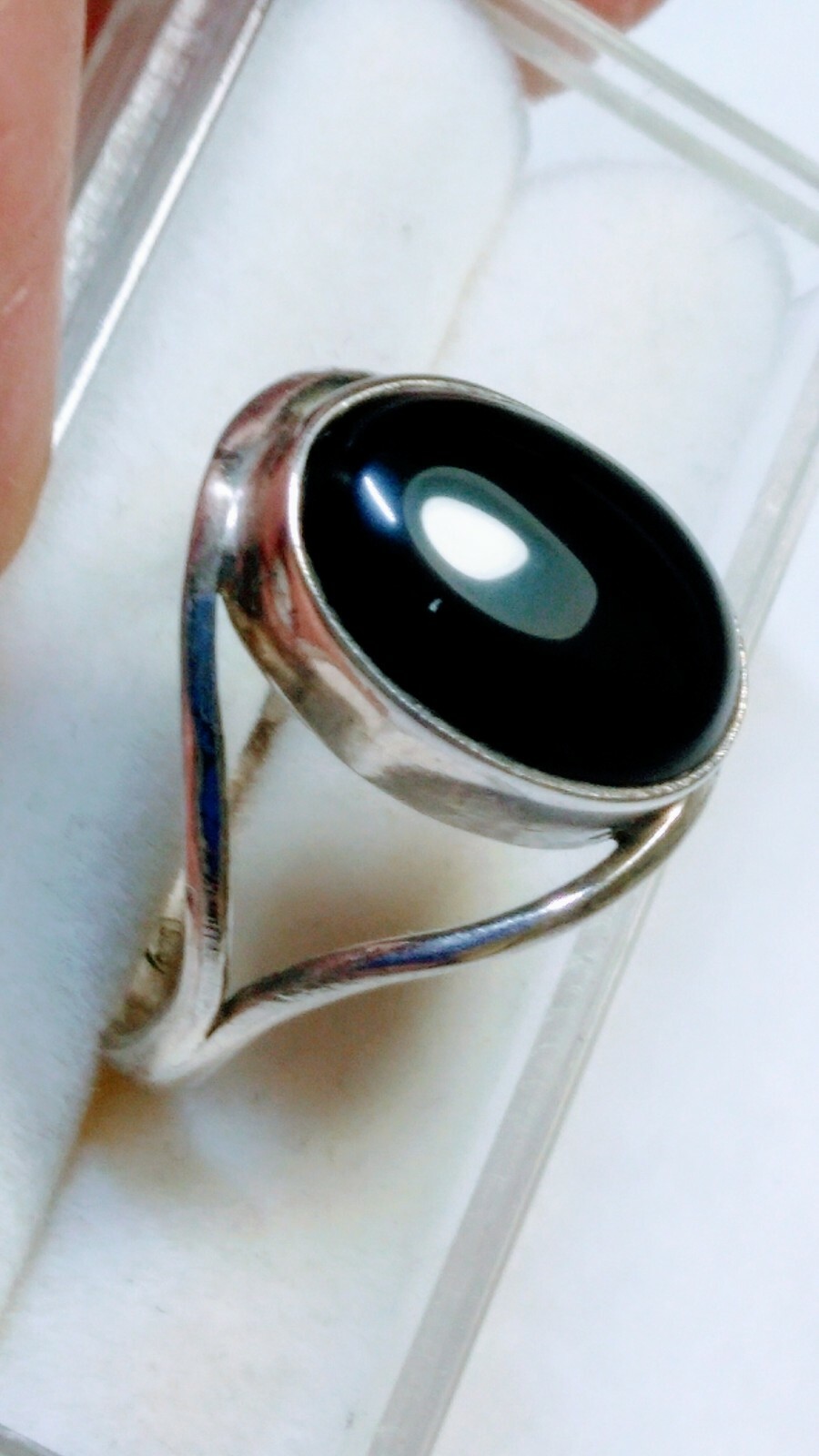 APPEALING STERLING SILVER .925 WITH BLACK ONYX RING IN SIZE 8.75-9.0!