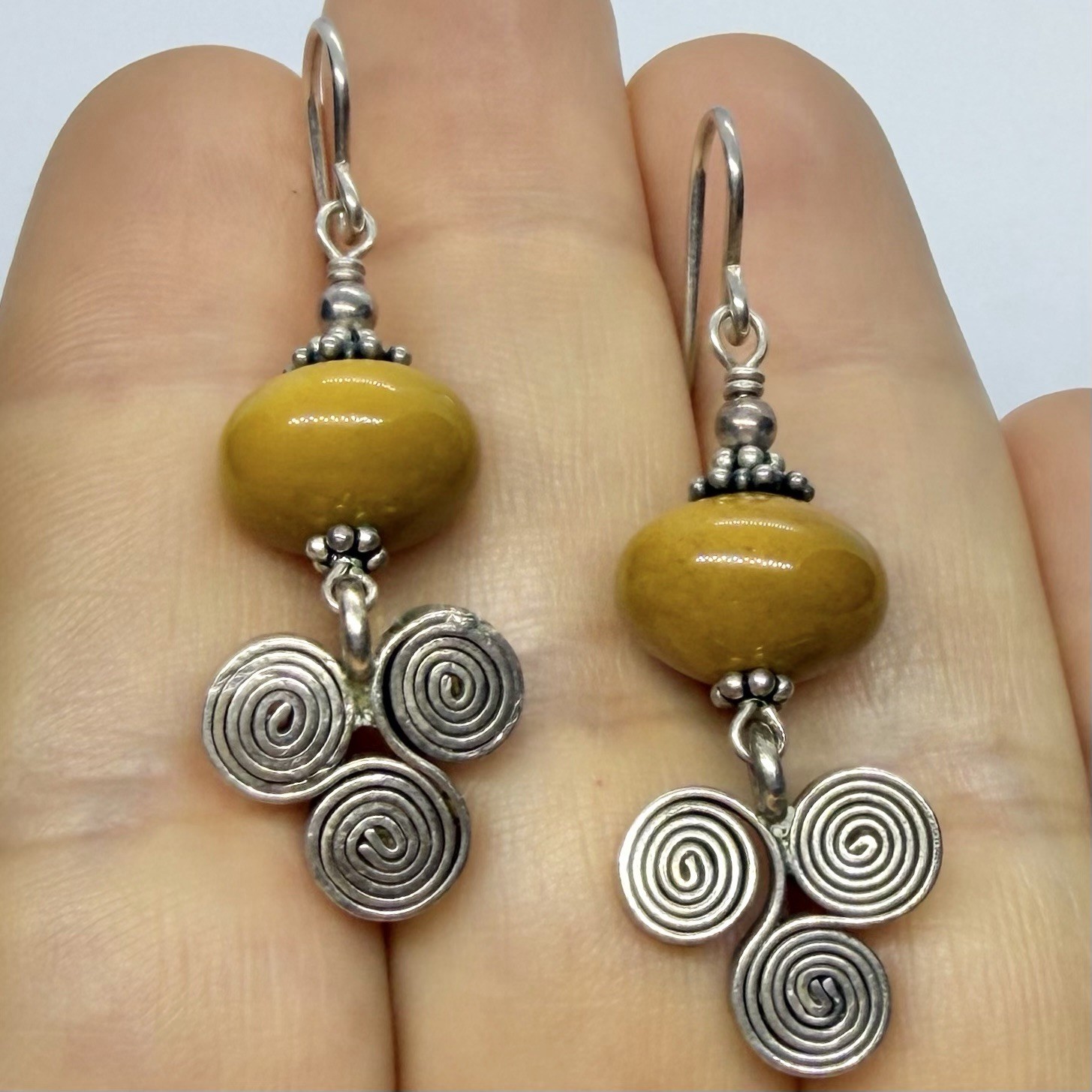 Vtg Boho Mustard Yellow Stone Sterling Silver Spiral Charm Dangle Earrings Hook