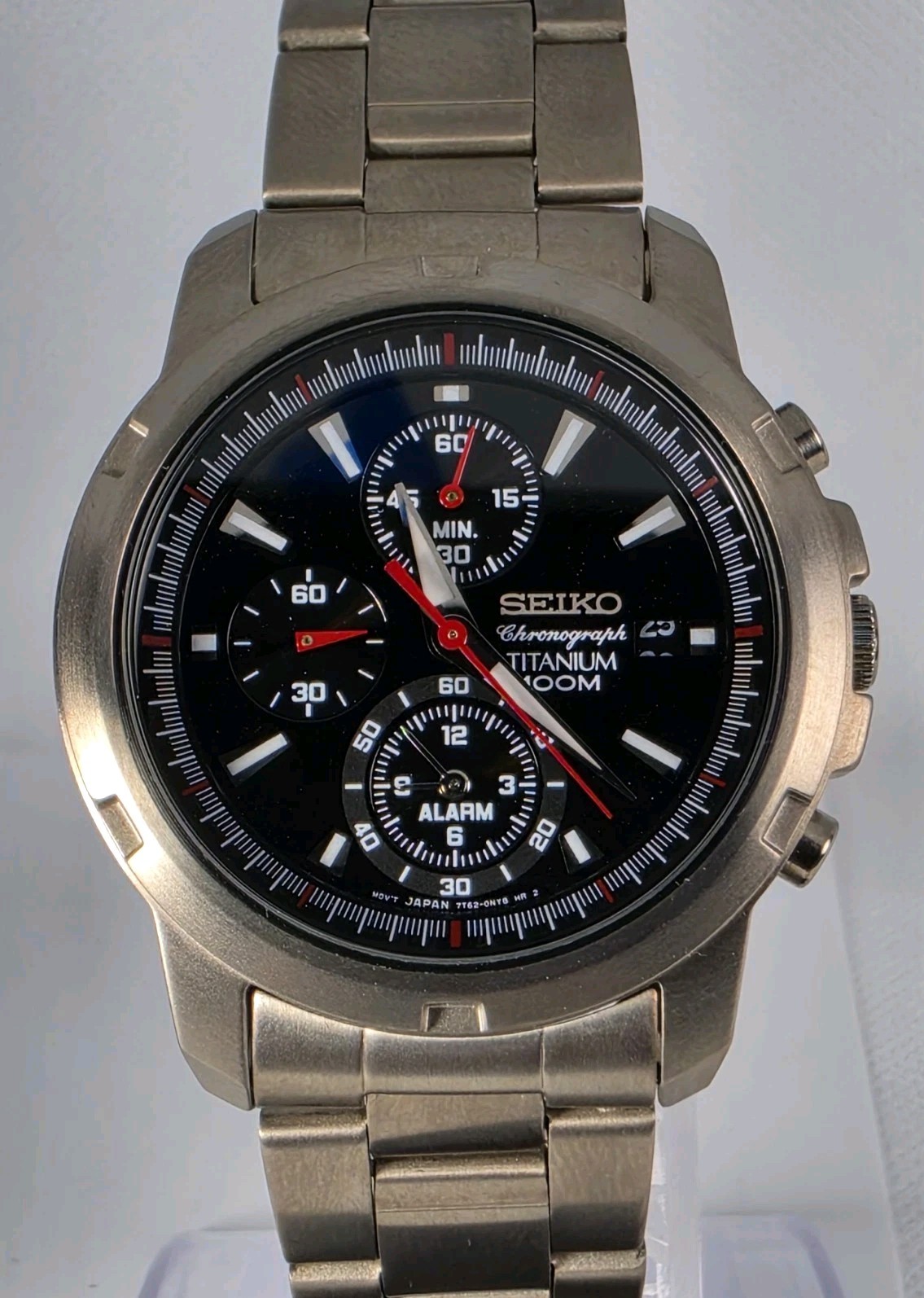 SEIKO CHRONOGRAPH TITANIUM MEN’S WATER RESISTAN 100 BLACK DIAL Quartz 39mm
