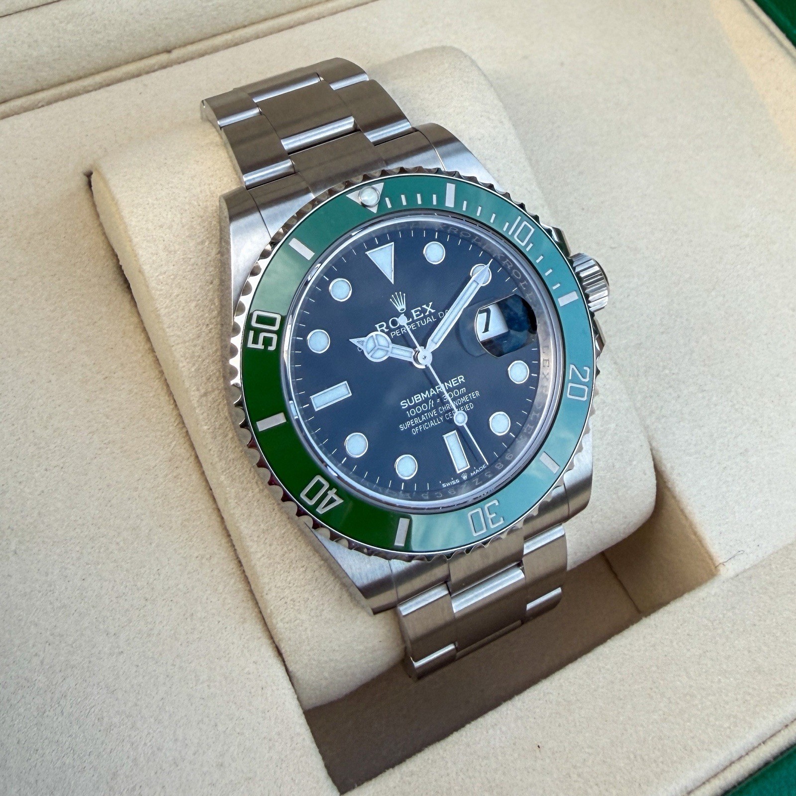 UNW0RN 2025 Rolex Submariner 126610LV Starbucks MK2 41mm Complete Box Papers