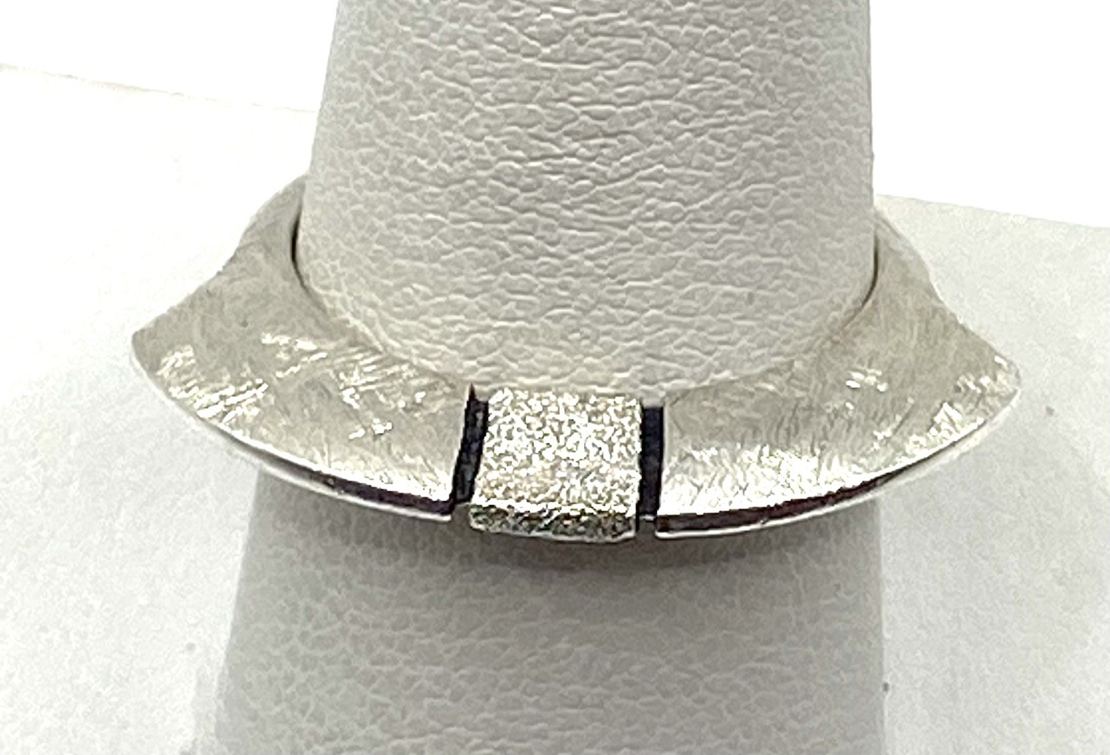 Israel Sterling Silver / 925 Textured Designer Ring Size 9 Signed