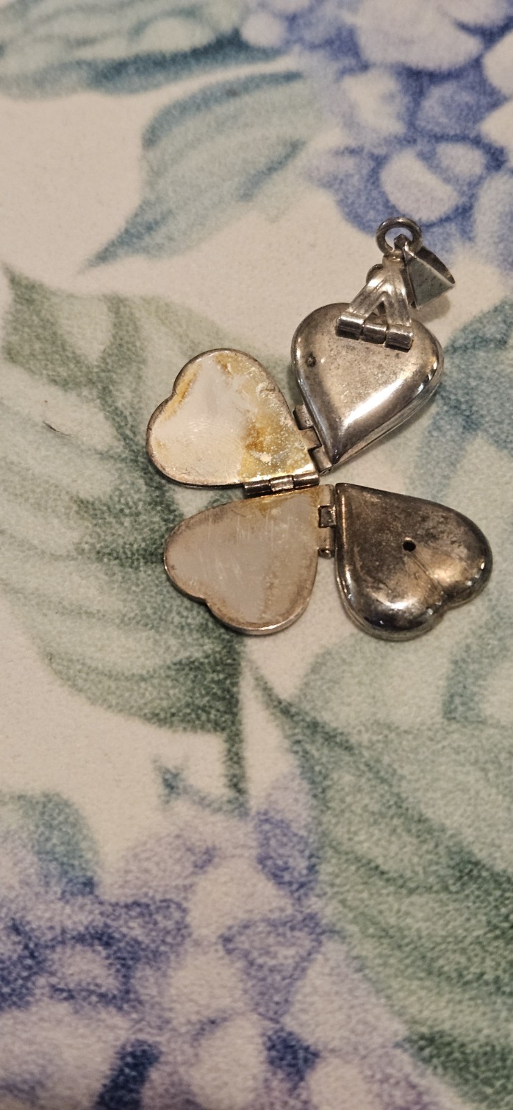 Folding Heart Locket. Silver Tone 🩶
