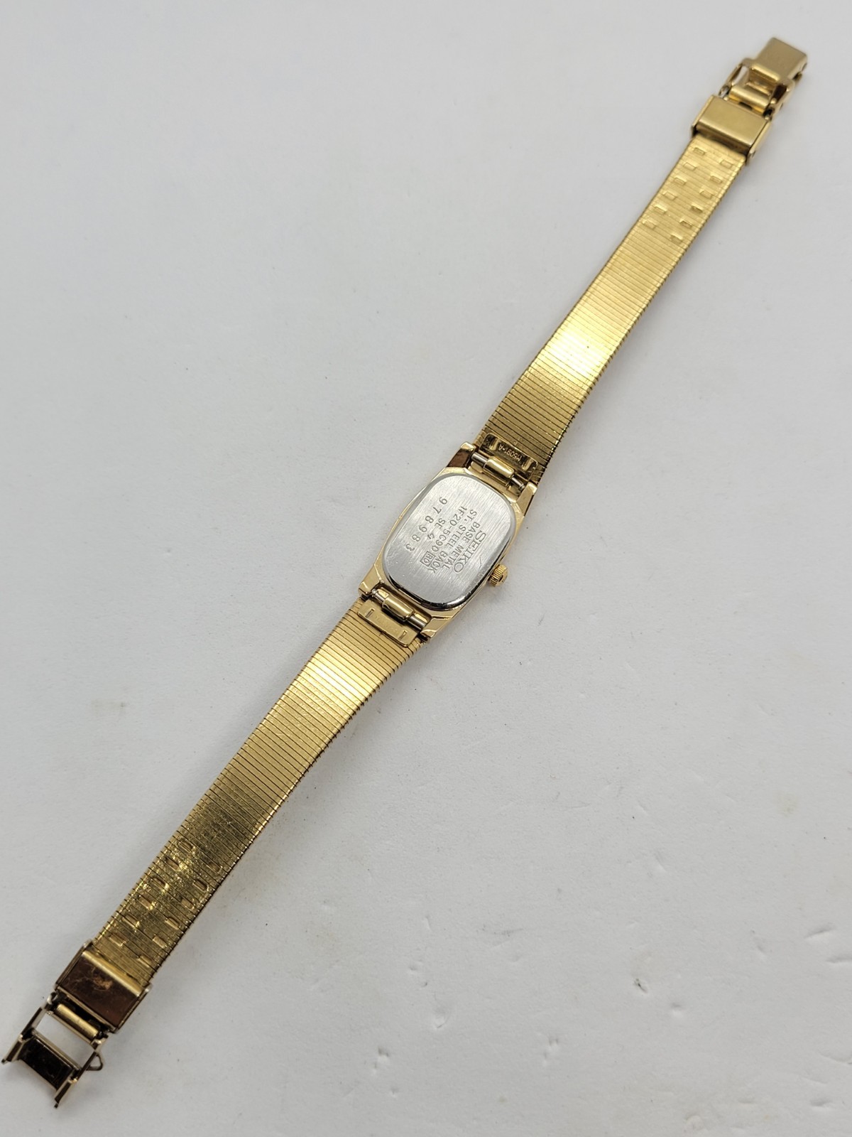 Works Vintage Seiko Women Watch Quartz Gold Tone 14mm 1F20-5C90 Fits 6.25″ (108)