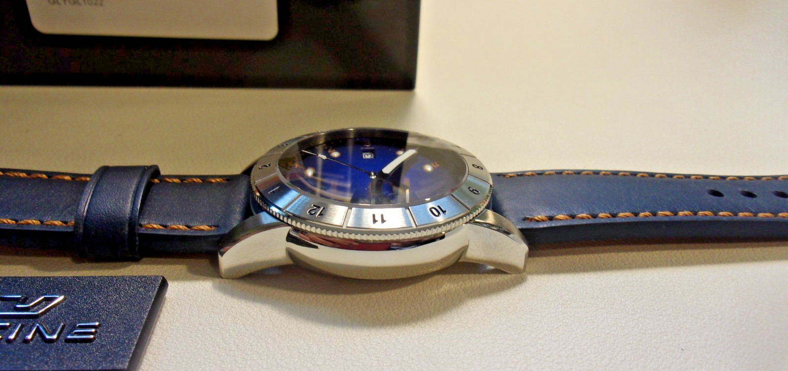 Glycine Airman World Timer GL1022, Quartz. Dual time. Blue. 41mm. New in box.
