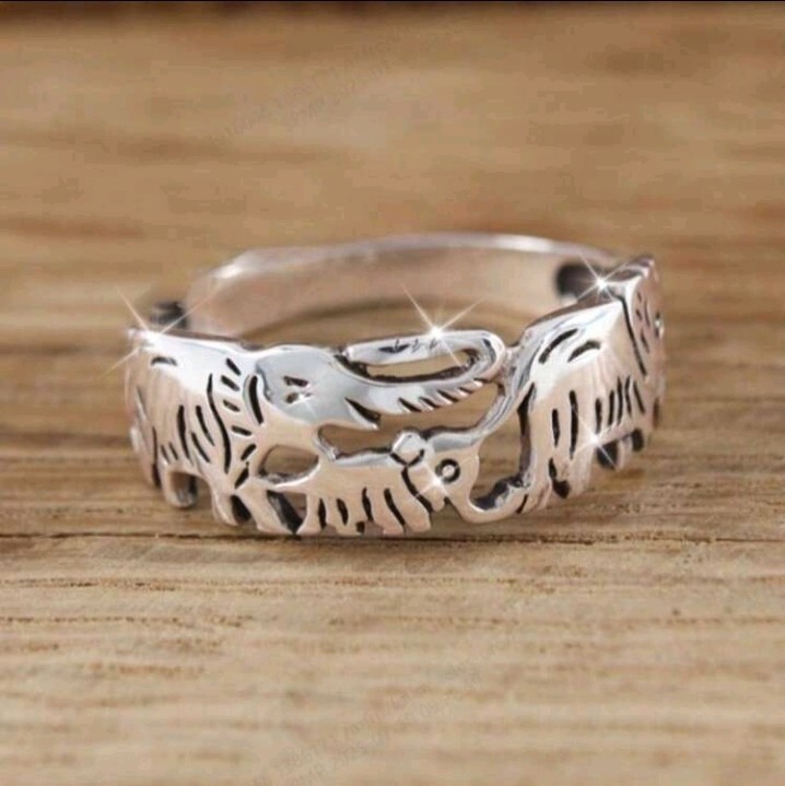 Silver-Plated Zinc Carved Out Elephant Design Ring Size 7