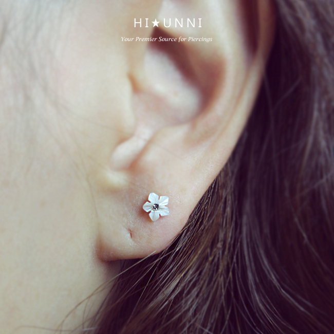16g Mother of pearl flower cartilage earring, helix conch tragus ear stud, 1pc