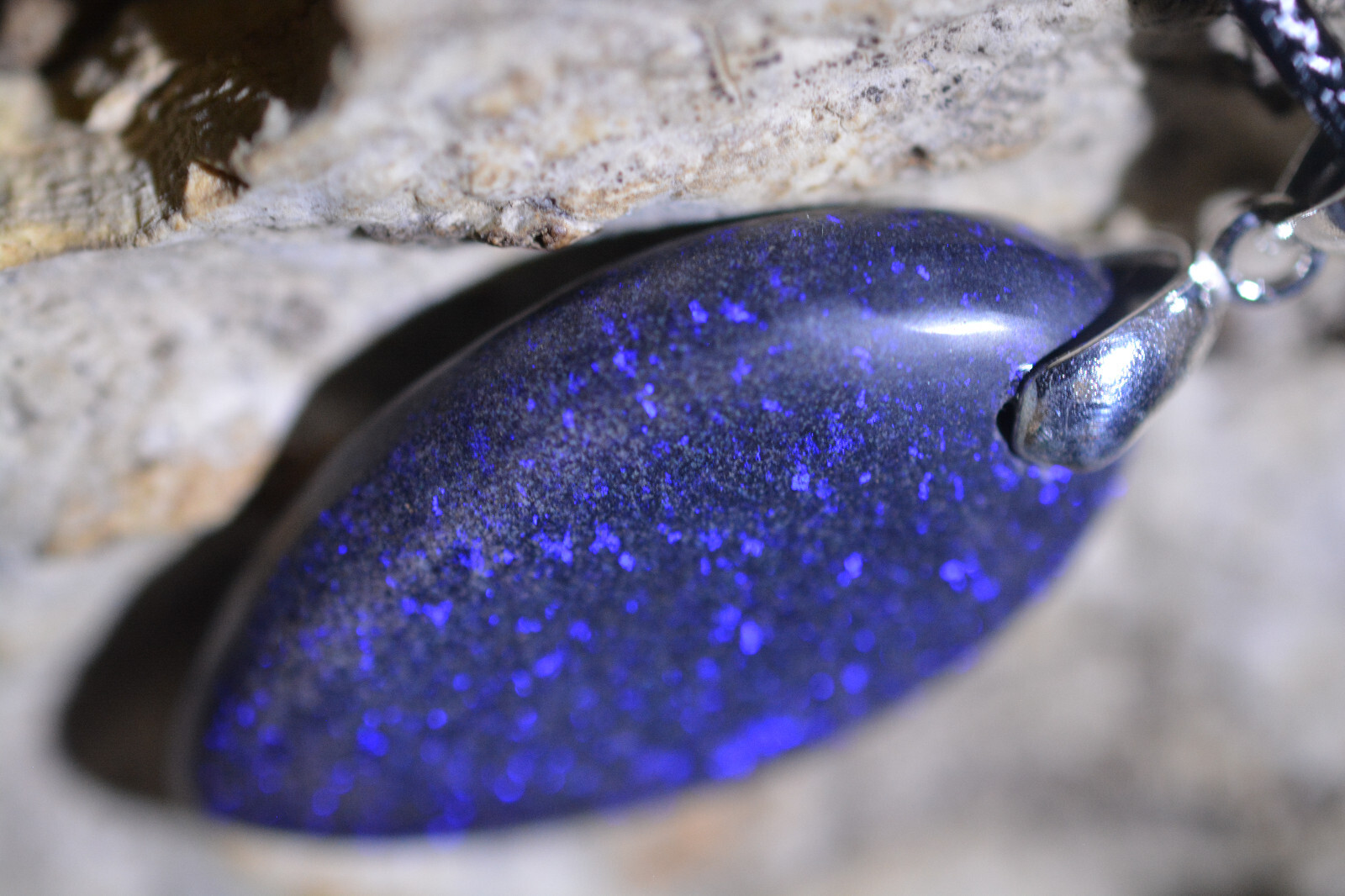 22ct 30x16x5 Top Purple Mooka Boulder Hard Matrix Opal Necklace Australi Gem