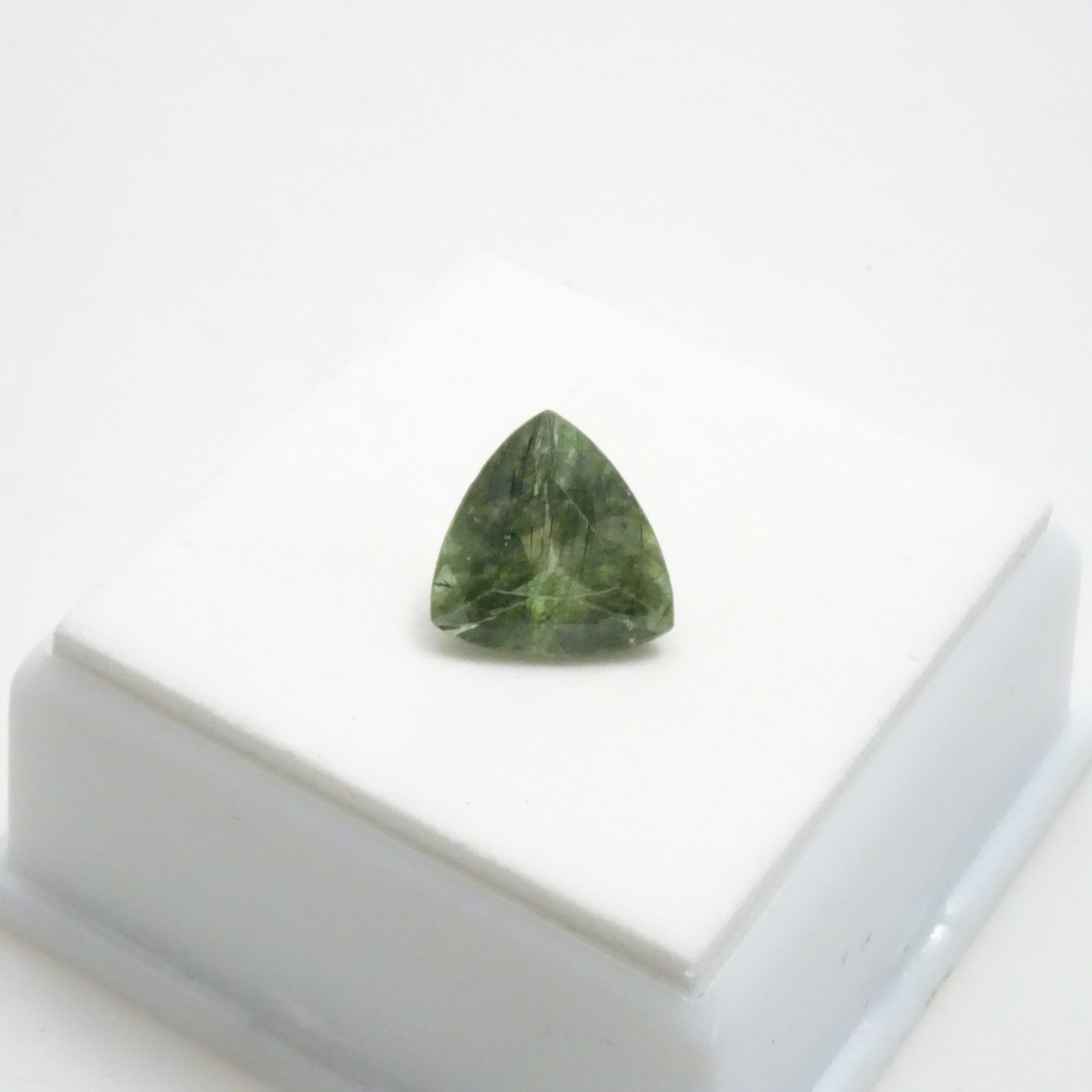Rutilated Peridot – 3.40ct Trillion 10×9.7mm – Peridot w/ Black Rutile Gemstone