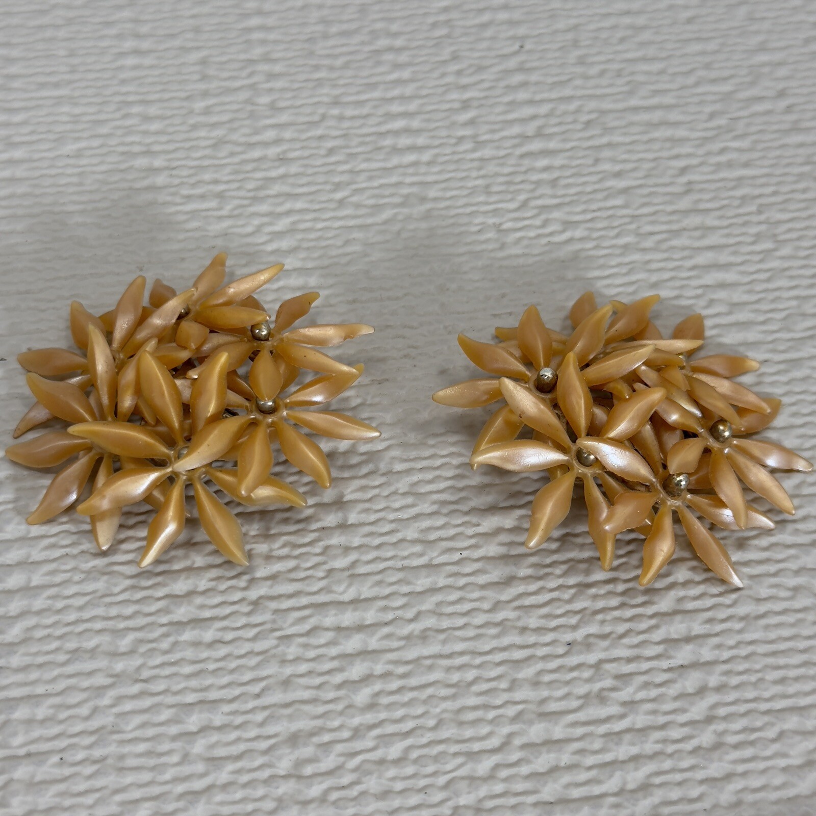 Vintage Retro MCM Orange Plastic Flower Cluster Shoe Clips 2″ ~ Barrett Clips