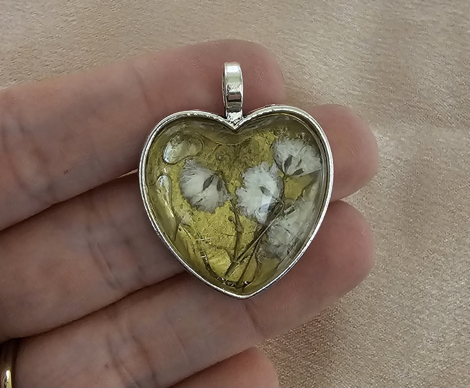 Real Baby’s Breath Heart Resin Pendant White Flowers