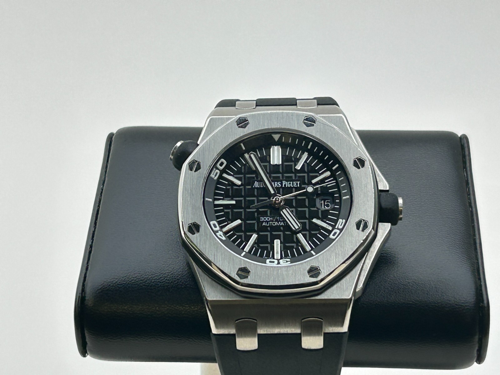 Audemars Piguet Royal Oak Men’s Black Watch – 15710ST.OO.A002CA.01. Full set.