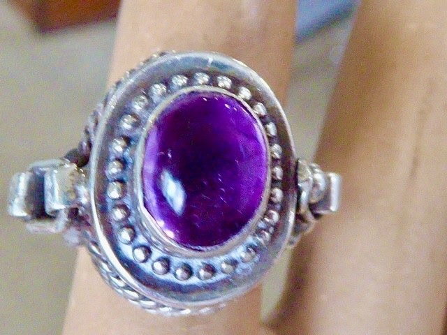 Vintage Taxco Mexico Sterling Silver Amethyst Poison Ring PILL BOX HINGED RING