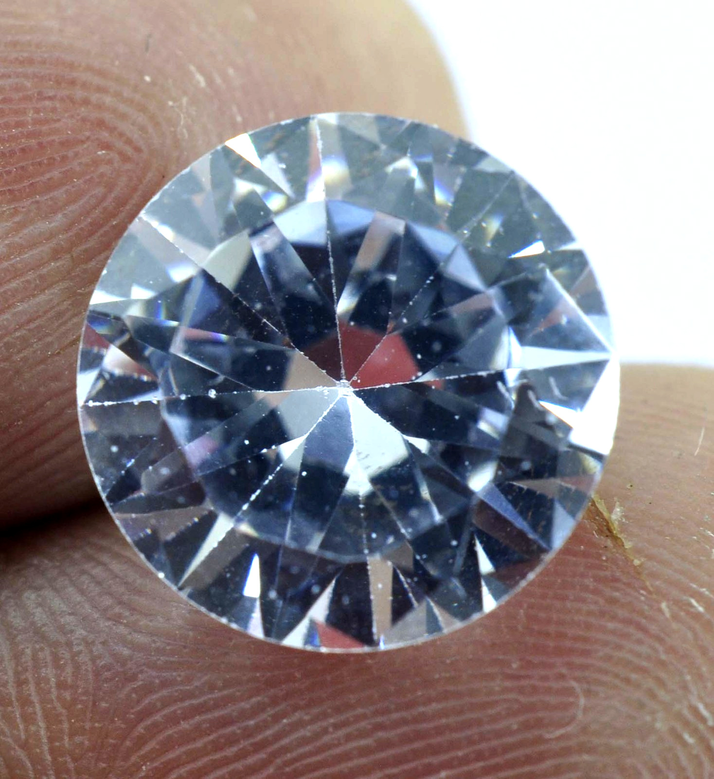 Natural White Zircon Round Cut 11.15 Ct Cambodian GIE Certified Loose Gemstone