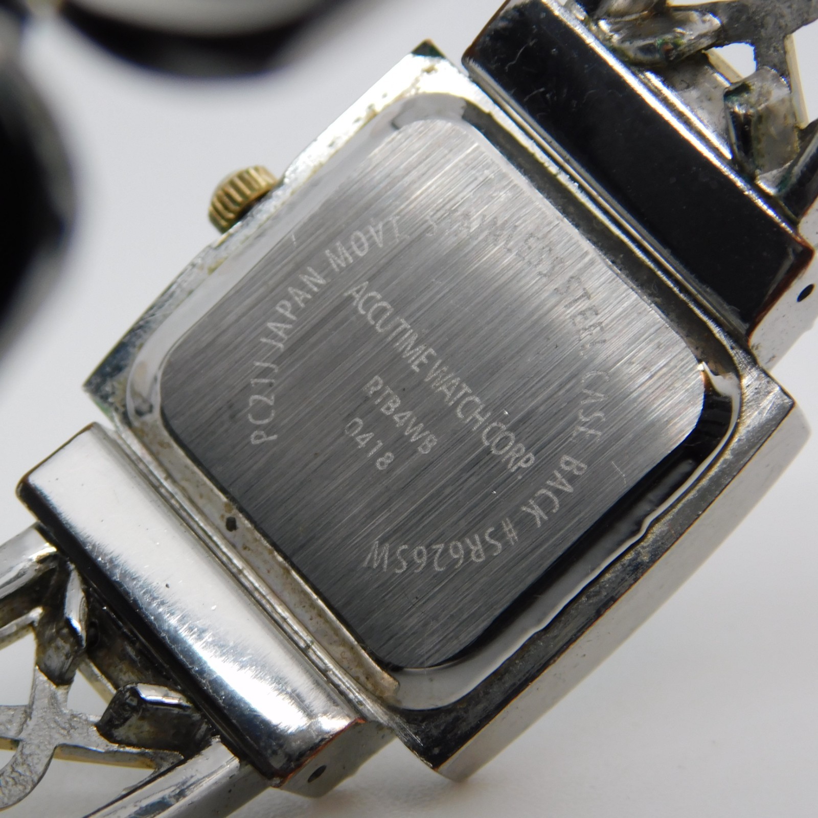 ACCUTIME WATCH CORP. RTB4WB Cuff Bracelet Quartz Women’s Watch Sz.6″ New Battery