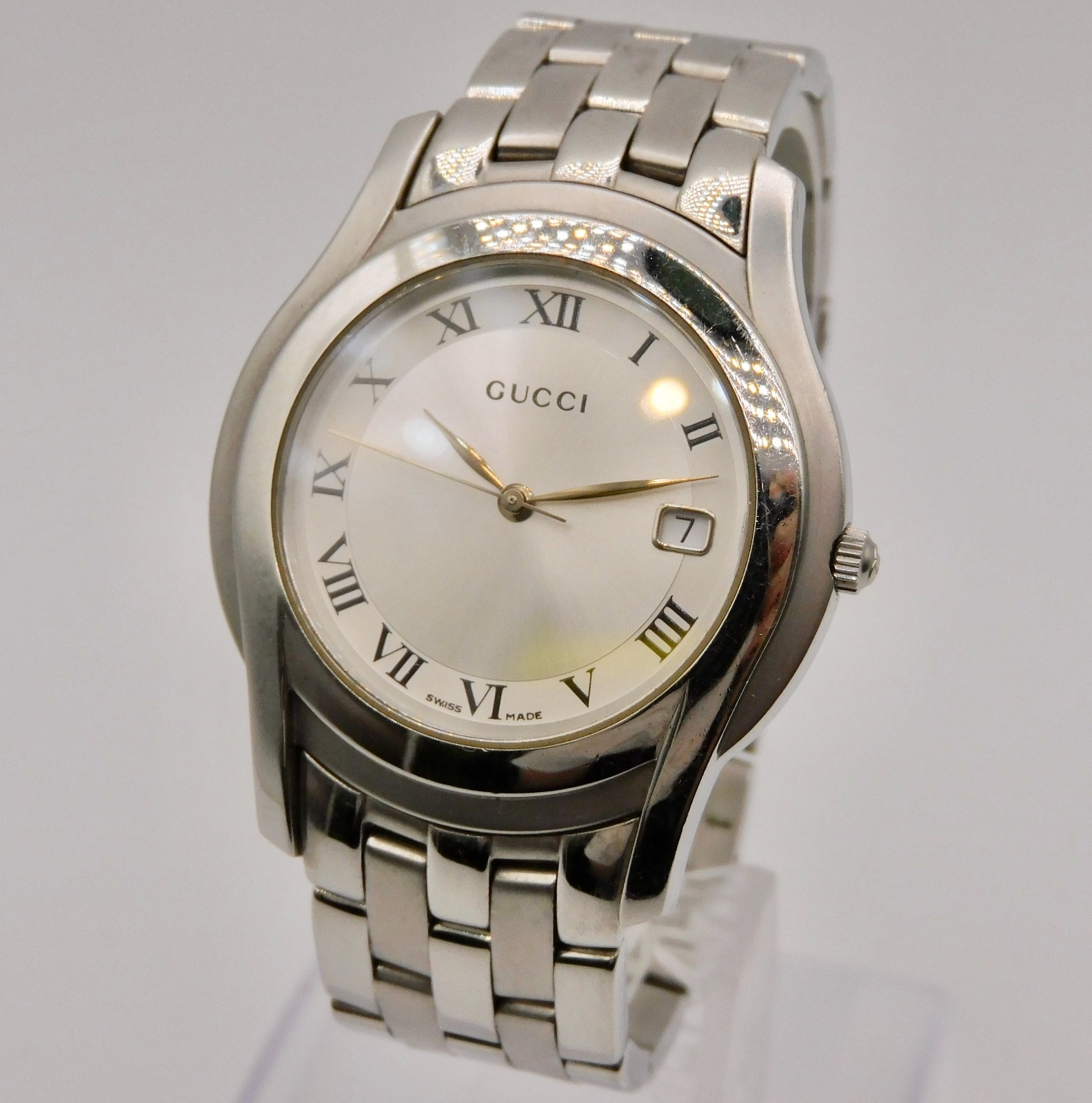 GUCCI 5500M White Roman Dial Quartz Men’s Watch Date Swiss Made