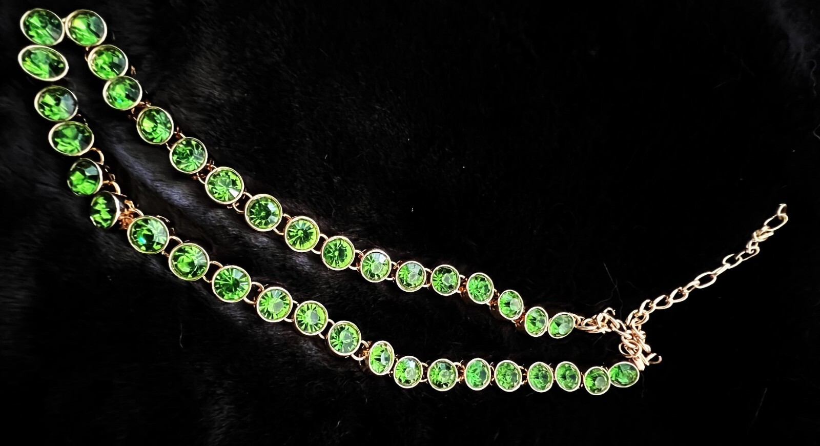 Vivid Jewel Tone Green Austrian Crystal Tennis Necklace Brass Gorgeous 18 inch