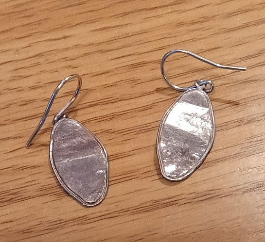 Silpada “Just Imagine” Sterling Silver 925 Hammered oval pierced Earrings, 4g