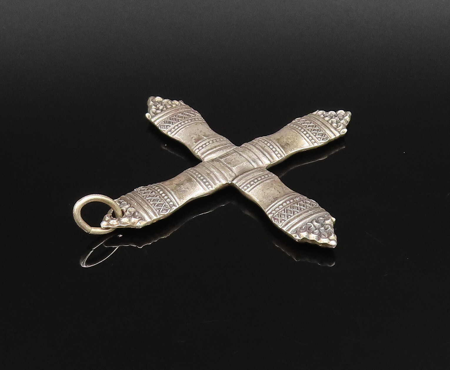 TOWLE 925 Silver Vintage Dotted & Diamond Shape Pattern Cross Pendant PT21774