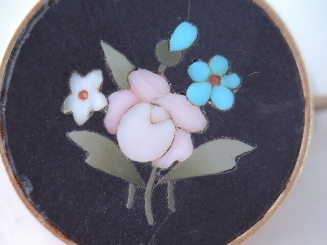 ANTIQUE VICTORIAN PIETRA DURA 14K GOLD FLORAL PIN