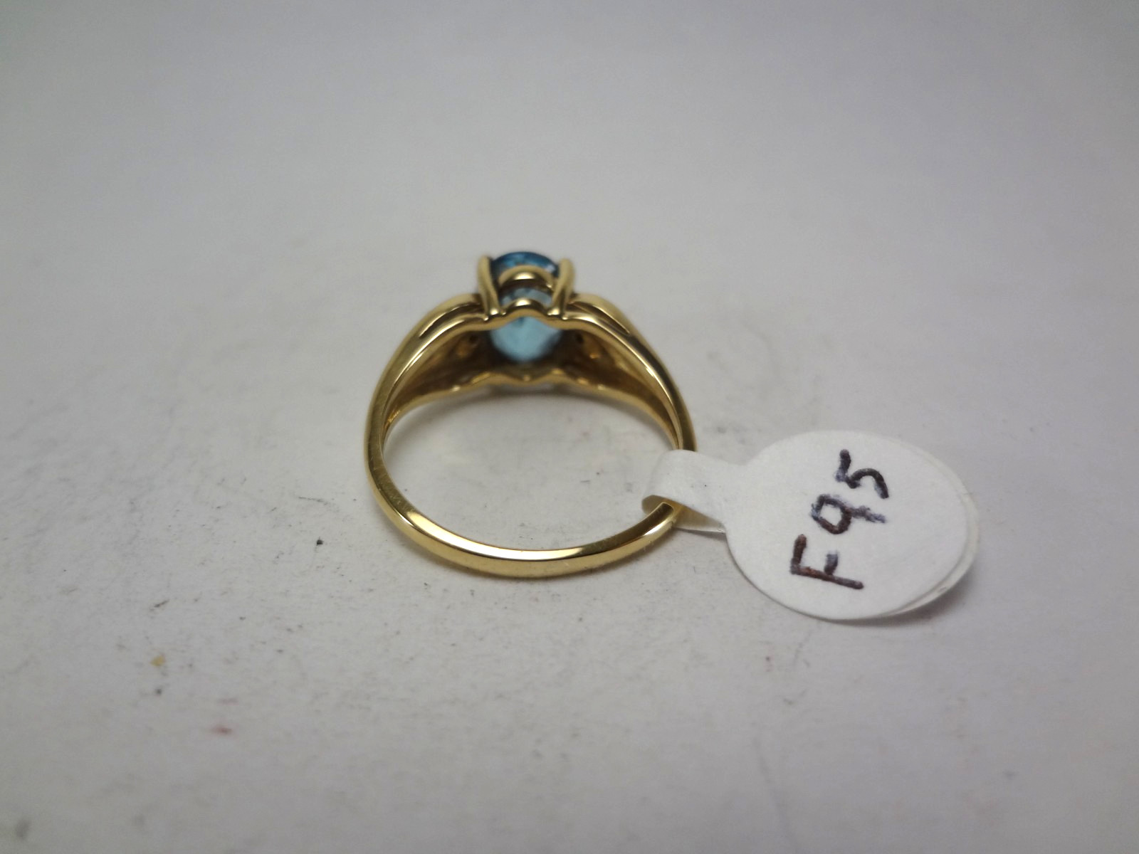 10K SOLID GOLD – SWISS BLUE TOPAZ AND DIAMOND RING – 3.10 GRAMS – SIZE 7.0 – F95