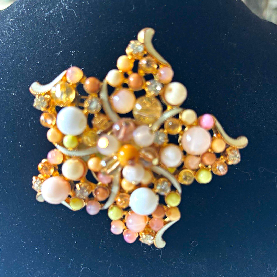 Vintage Unsigned Pastel Cluster Brooch Gold Tone Faux Pearl Rhinestone Art Glass