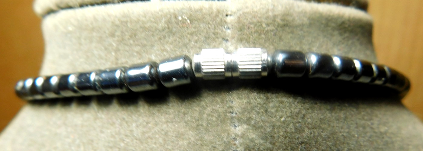 Unbranded~Hematite Metallic Luster Turn-Lock Necklace with Cross Pendant 18″