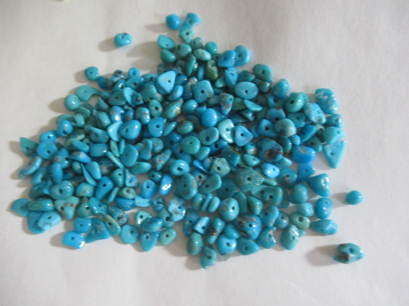 SLEEPING BEAUTY TURQUOISE 1/2 OZ DRILLED NUGGETS 4 X 3mm TO 7 X 4mm #606