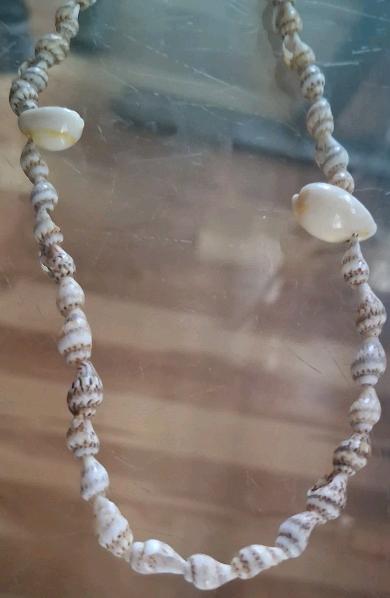Vintage Natural Cowrie Shell Necklace – Boho Beach Hawaiian Surf Jewelry