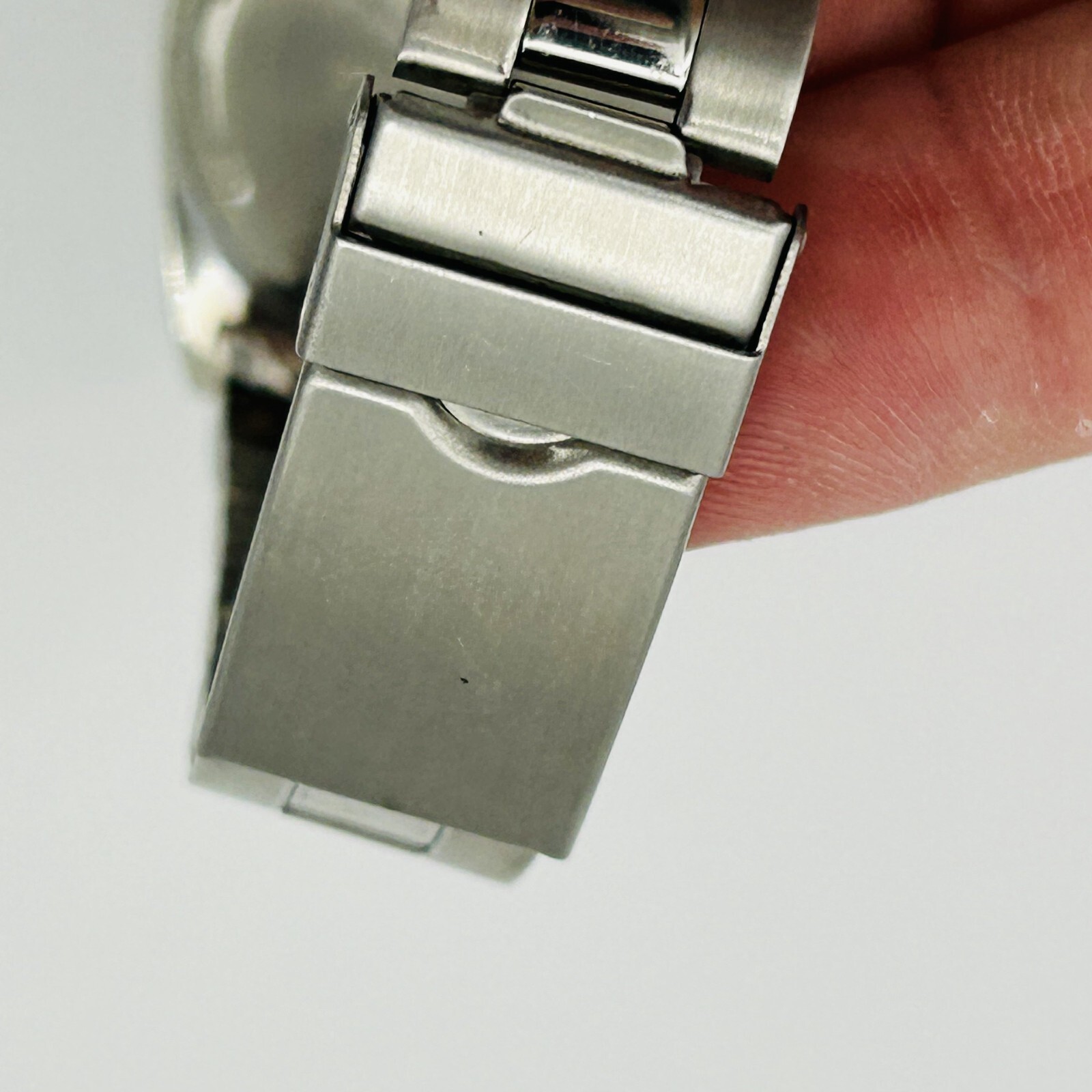VINTAGE Golgo 13 Watch Adult Silver Tone Red Anime Manga Japan Video Game Y2K