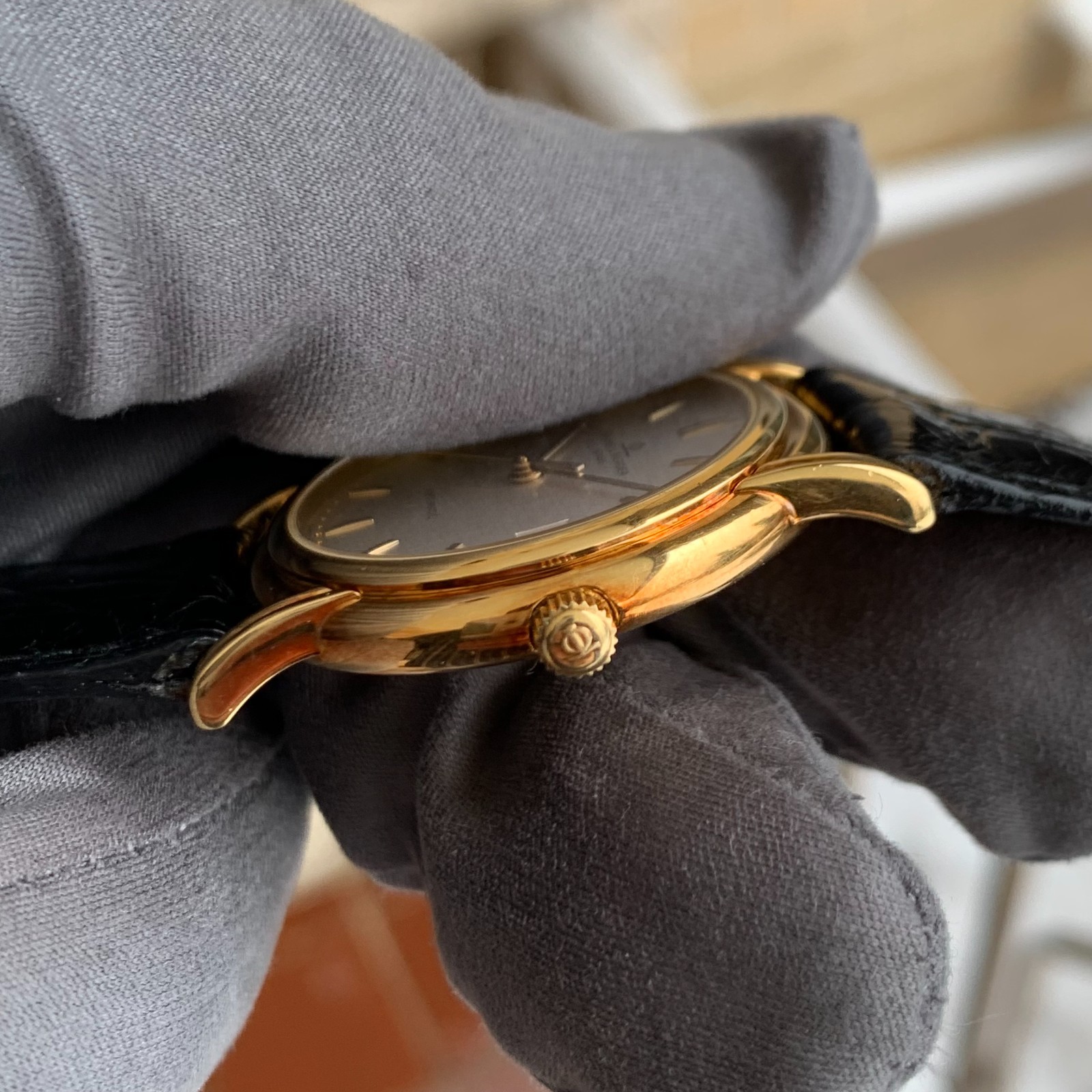 Baume & Mercier 18K Solid Gold Fancy Lugs Automatic Ref. 35600 – Wristwatch