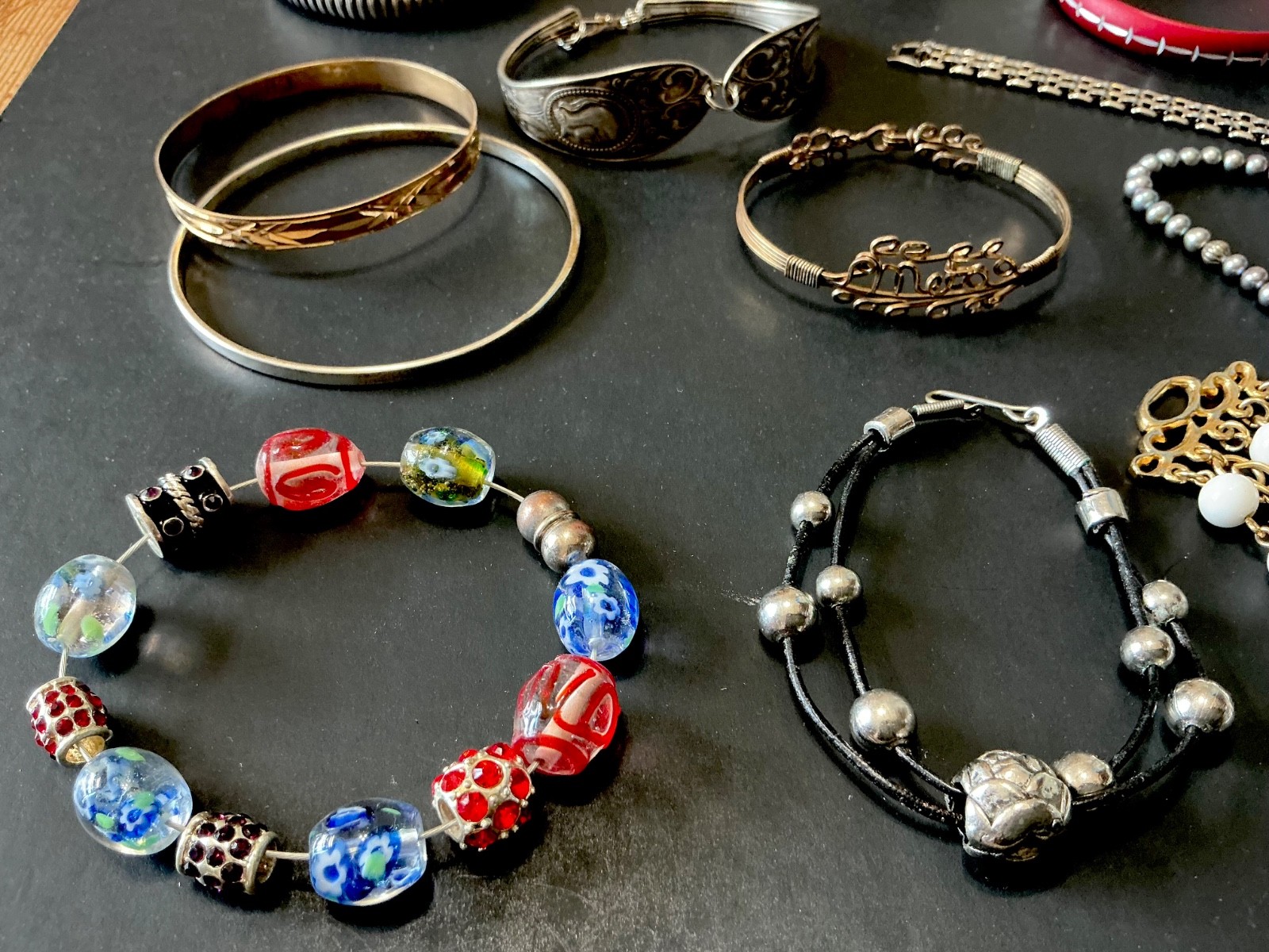 RE-SELL LOT OF 26 NICE VINTAGE BRACELETS RHINESTONE BANGLES ETC 6-132