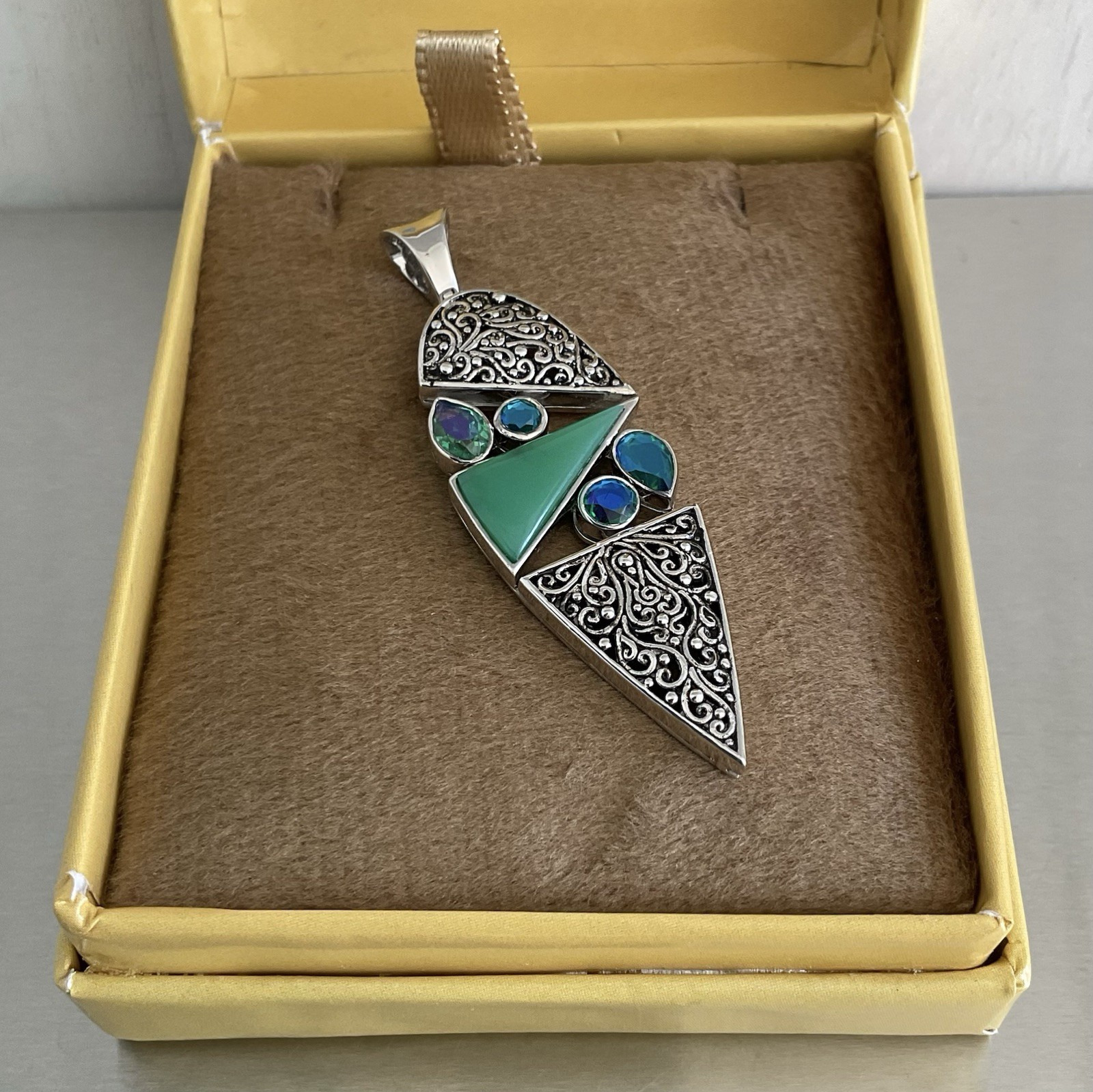Sajen Chrysoprase, Rainbow Paraiba Quartz Pendant 3.00 CTW 925 Sterling Silver
