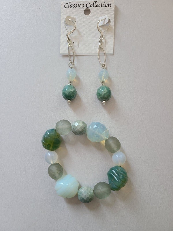 CZECH CHUNKY BEADS NOS Greens Clear White Glass Bracelet and Earrings