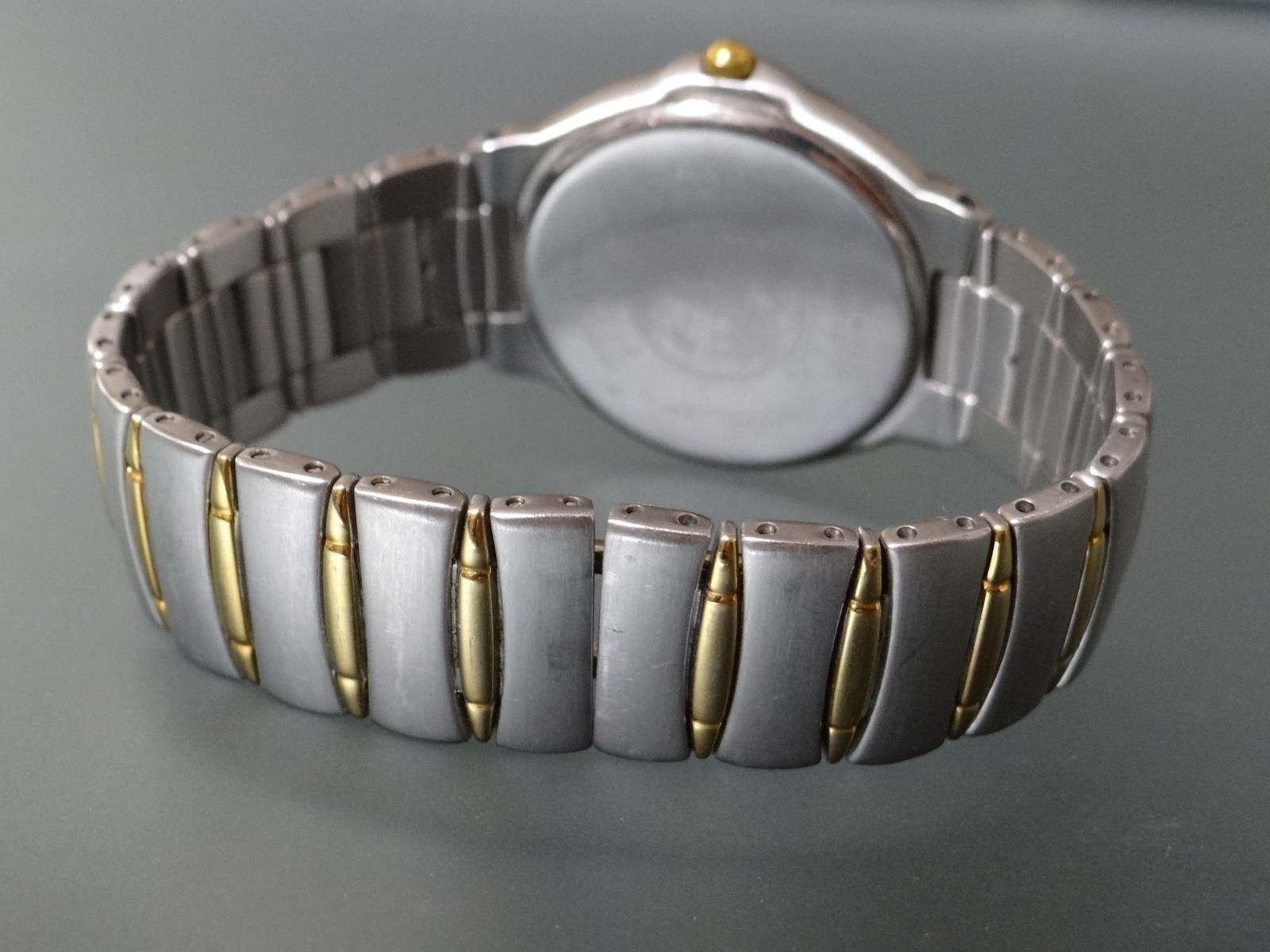 CITIZEN ECO-DRIVE A114-H17974 Two-Tone Gray Gold Band 36mm Watch 6.75″ wrist