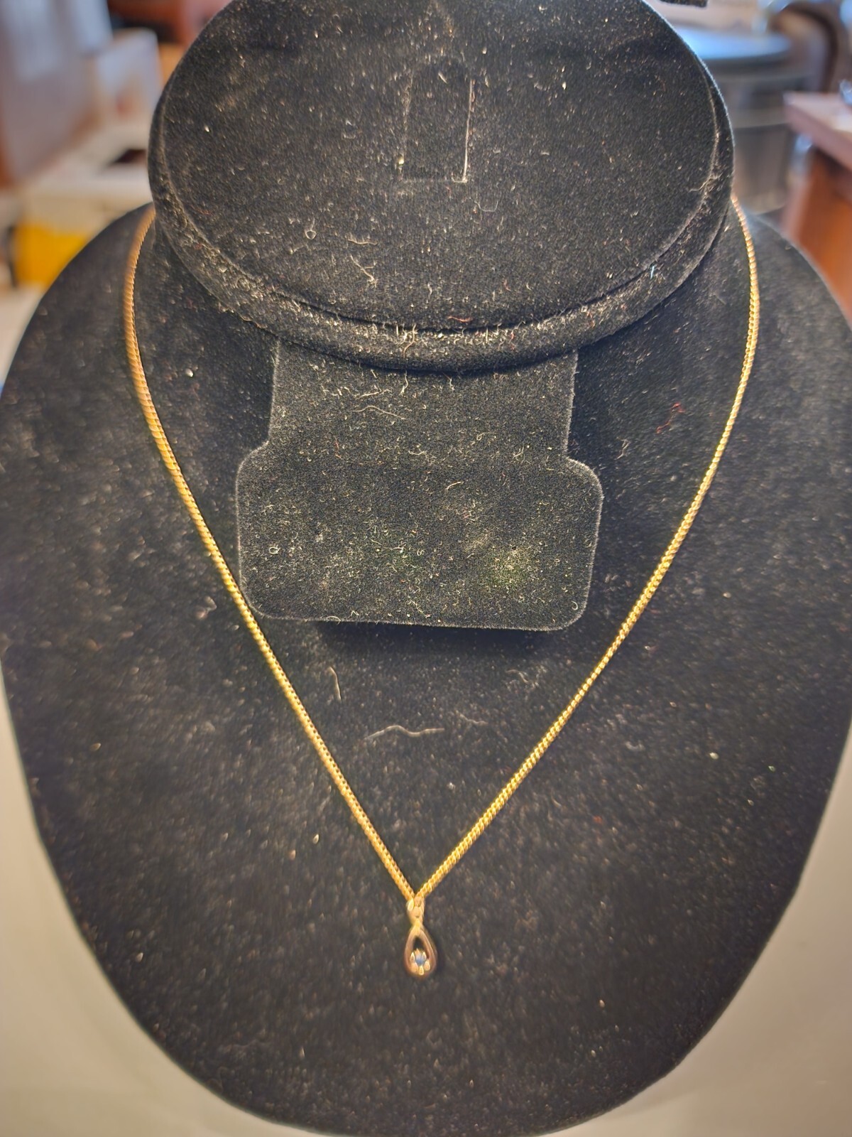 Yellow Gold Necklace 1/2 x 1/4 Inches w/ Stone/Pendant – 19″ Figaro Gold Chain