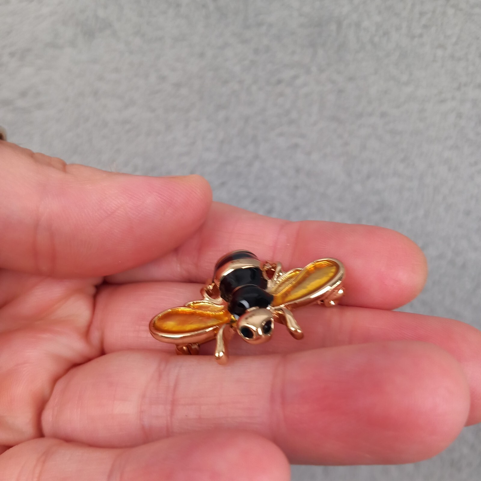 Unbranded Vintage Style Gold Enamel Bumble Bee Brooch Pin Women Y2K One Size