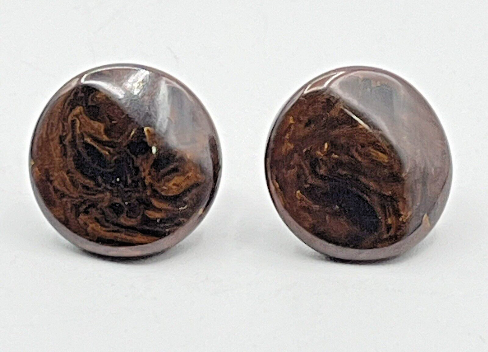 Vintage Mod Bakelite Marbled Brown Disc Button Screwback Earrings 1″