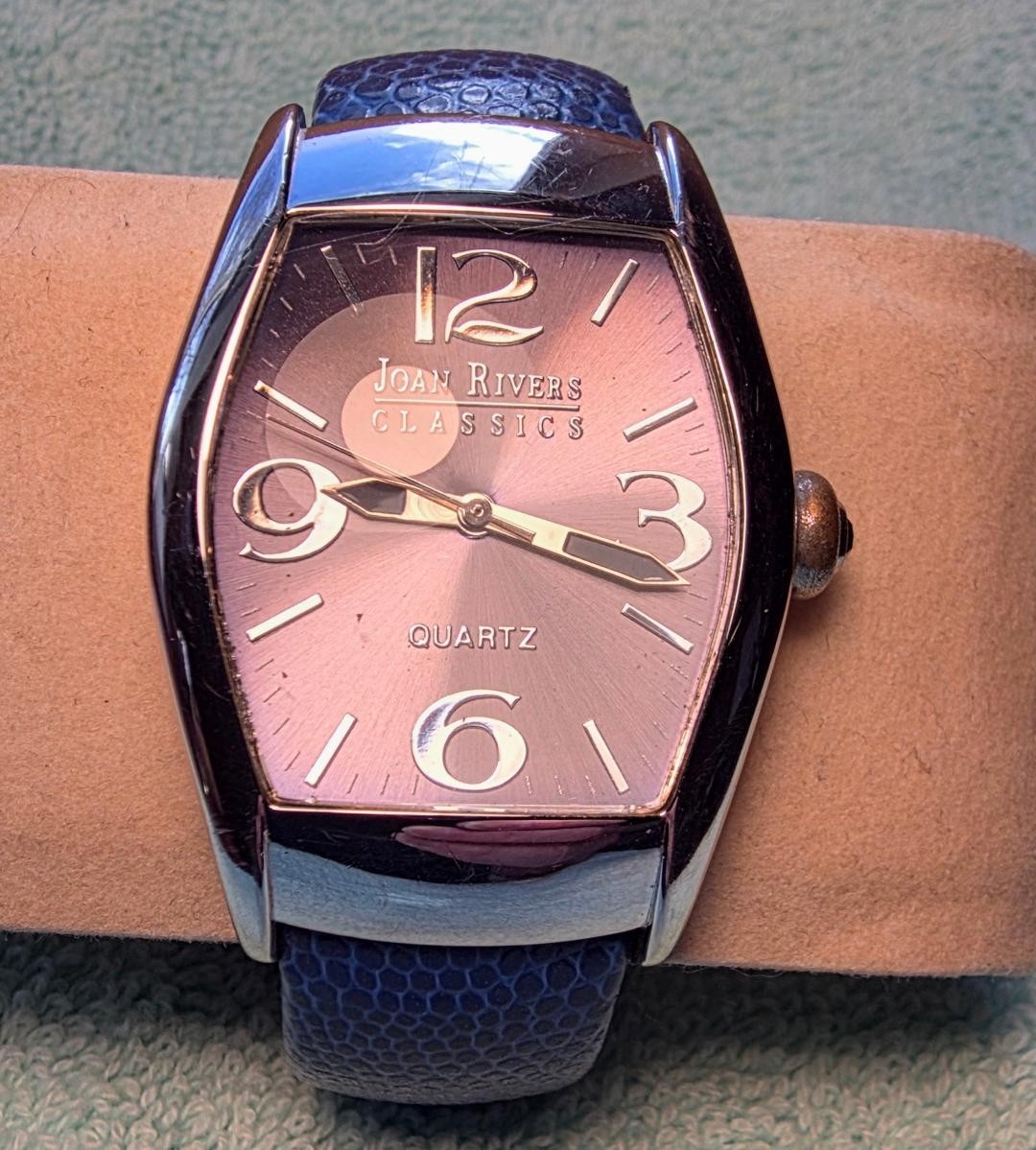 Joan Rivers Classics V377 Ladies Watch Sunburst Dial Blue Cuff New Battery – Vtg
