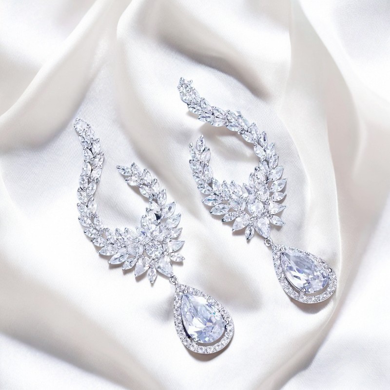 2025 Zircon Tassel Earrings Women Statement Luxury Dangle Earrings Fashion 1Pc