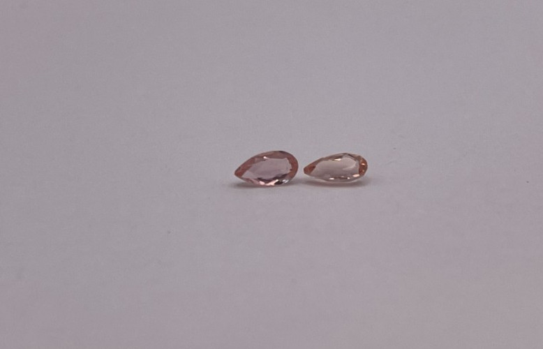 Imperial Topaz 0.80 Ctw Pair Clarity IF Pear Cut Light Pink Brazil I046