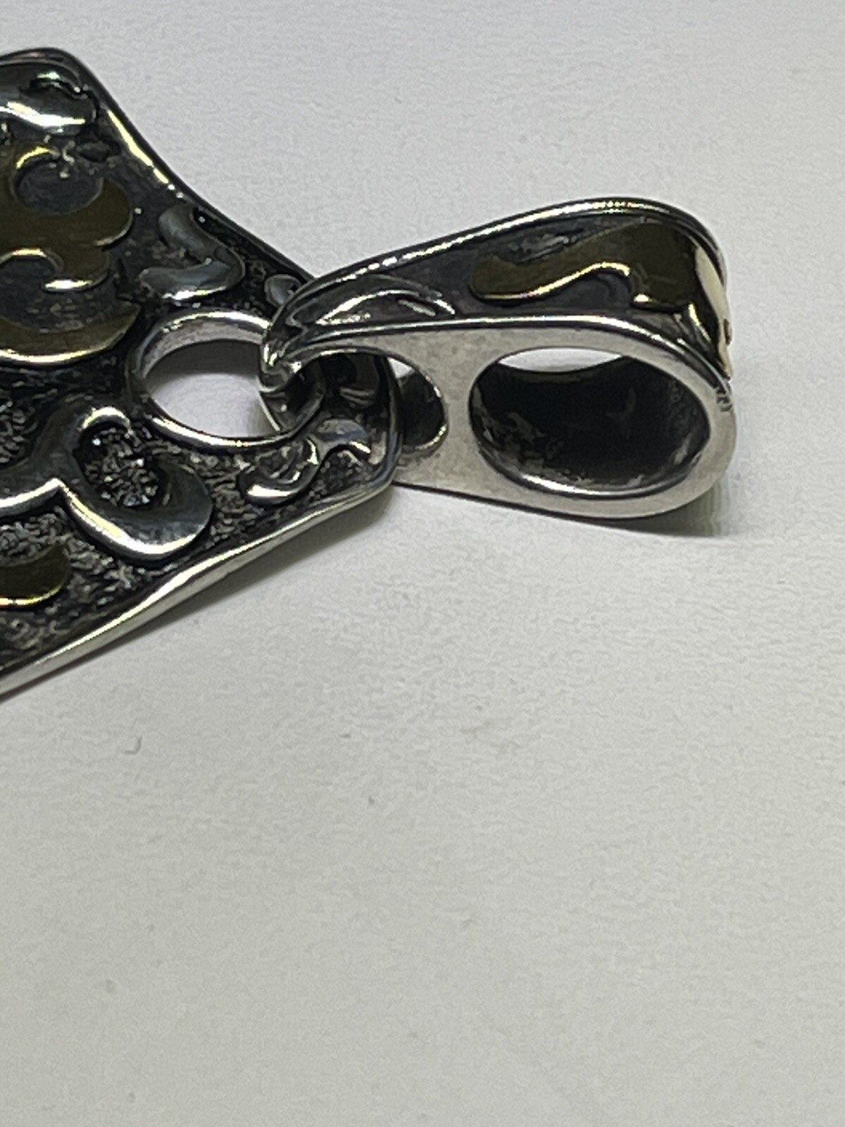 JOHN HARDY (c) Sterling Silver 22K Yellow Gold Dayak Pendant (1 7/8″)