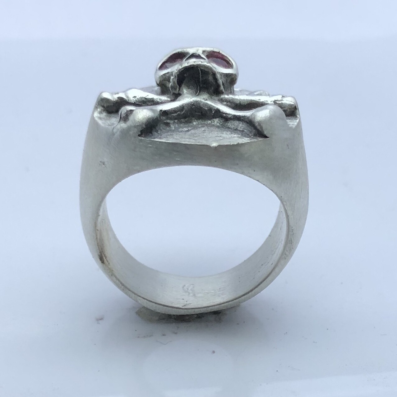 MJG STERLING SILVER SKULL & BONES RING. RUBY EYES. MEMENTO MORI. BIKER. SZ 10.5