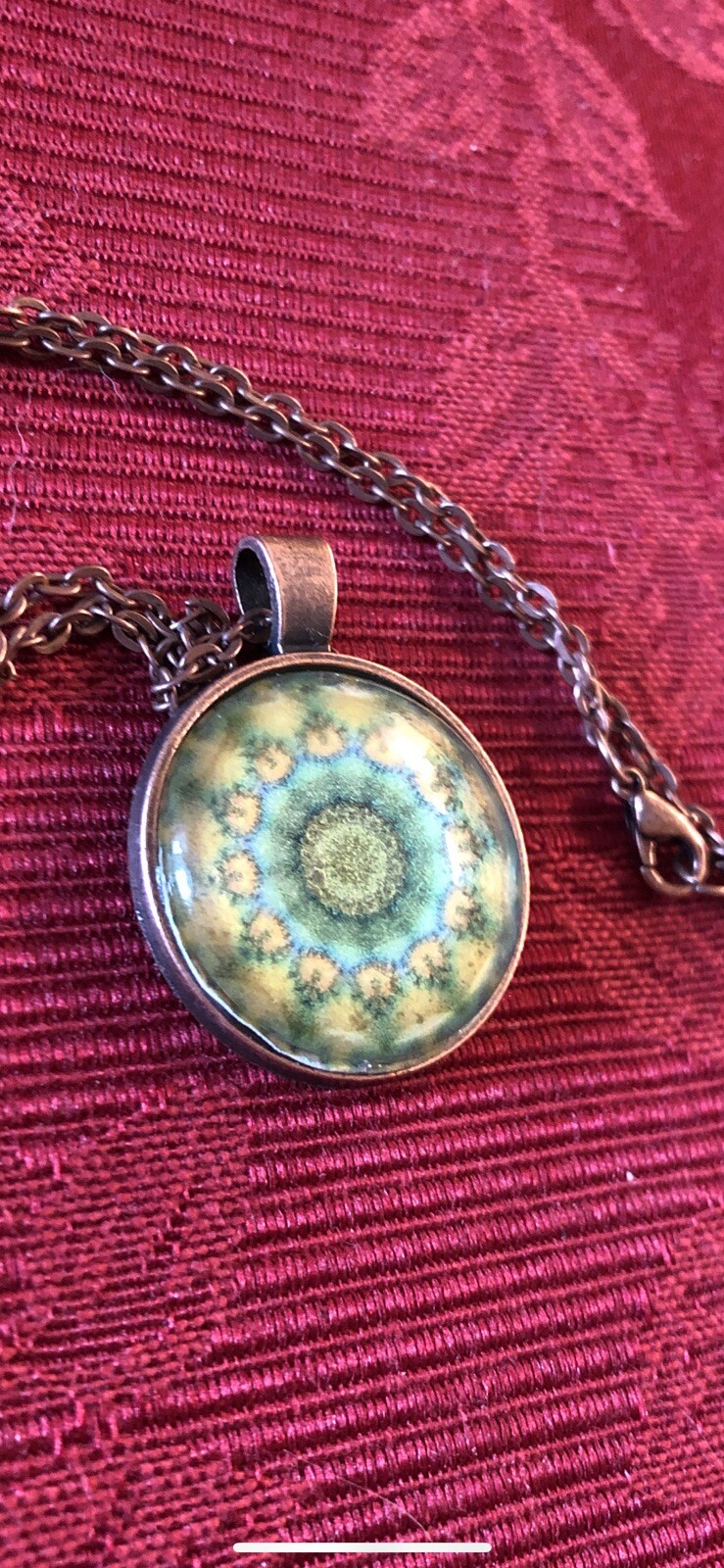 Pretty Green And Bronze Color Necklace Approx 24 Inches Total Length