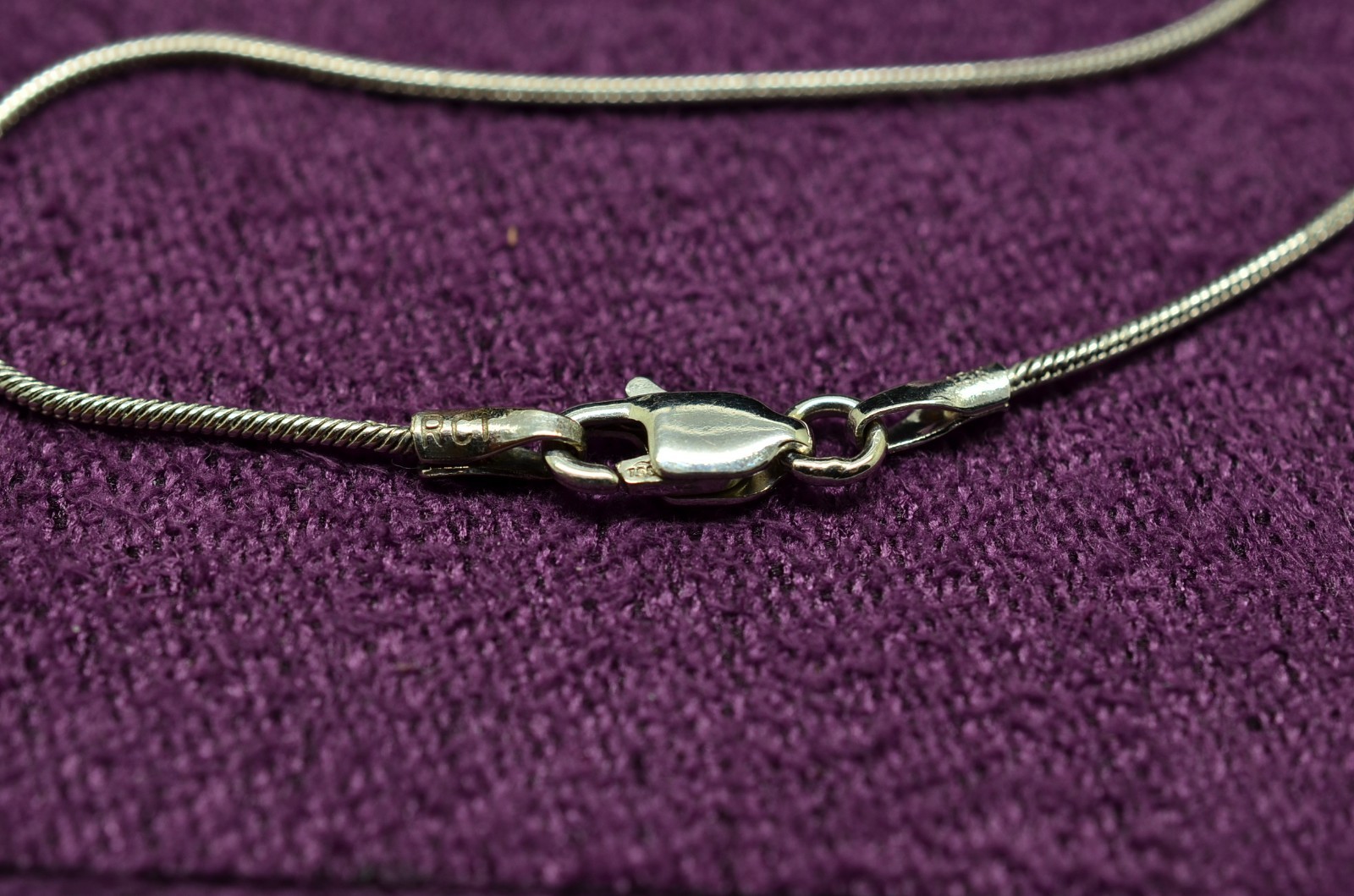 17.5″ 18K White Gold Snake Chain Necklace w/ 5 Stone Diamond Pendant