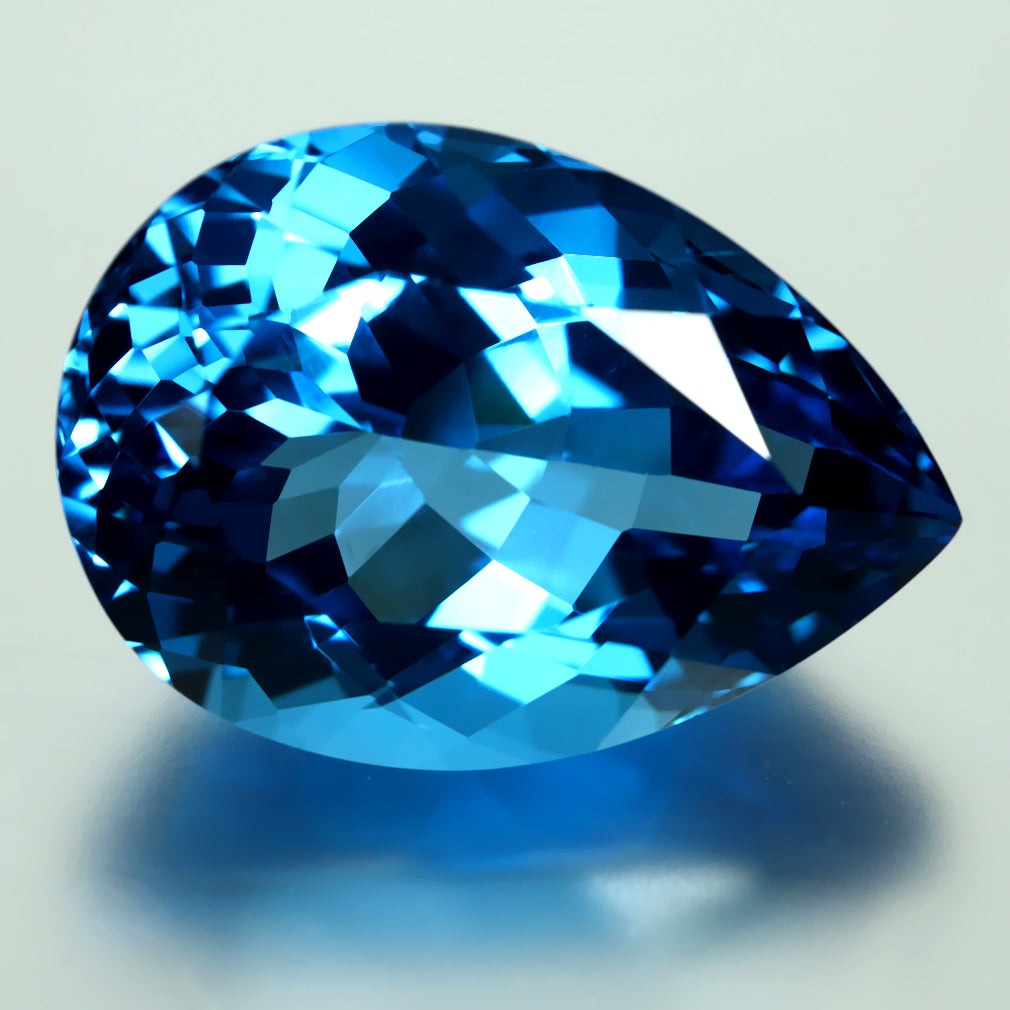 14.16 ct Phenomenal Pear Cut (17.95 x 12.75 mm) Brazil Swiss Blue Topaz Gemstone
